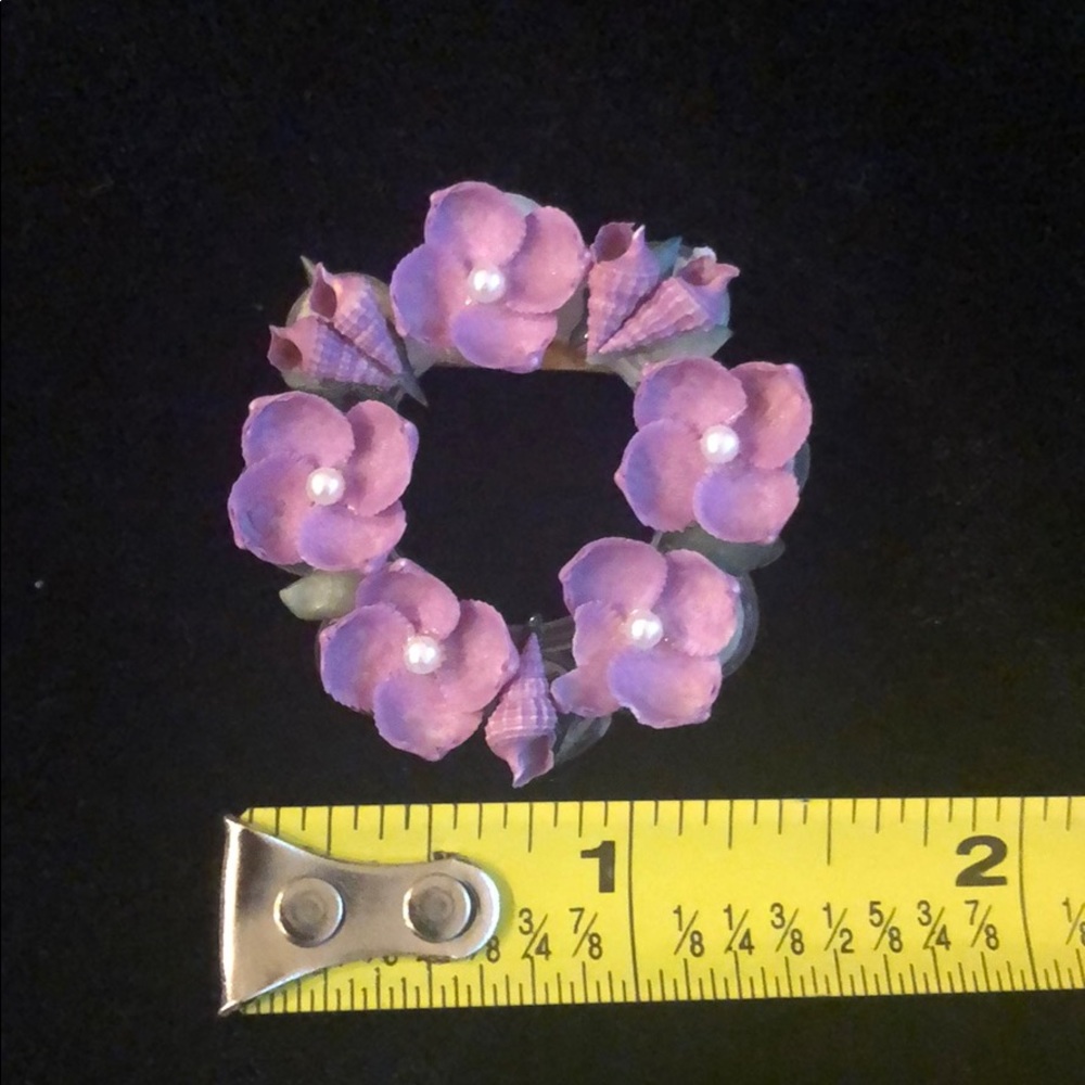 Flower Shell Pin - Picture 4 of 4